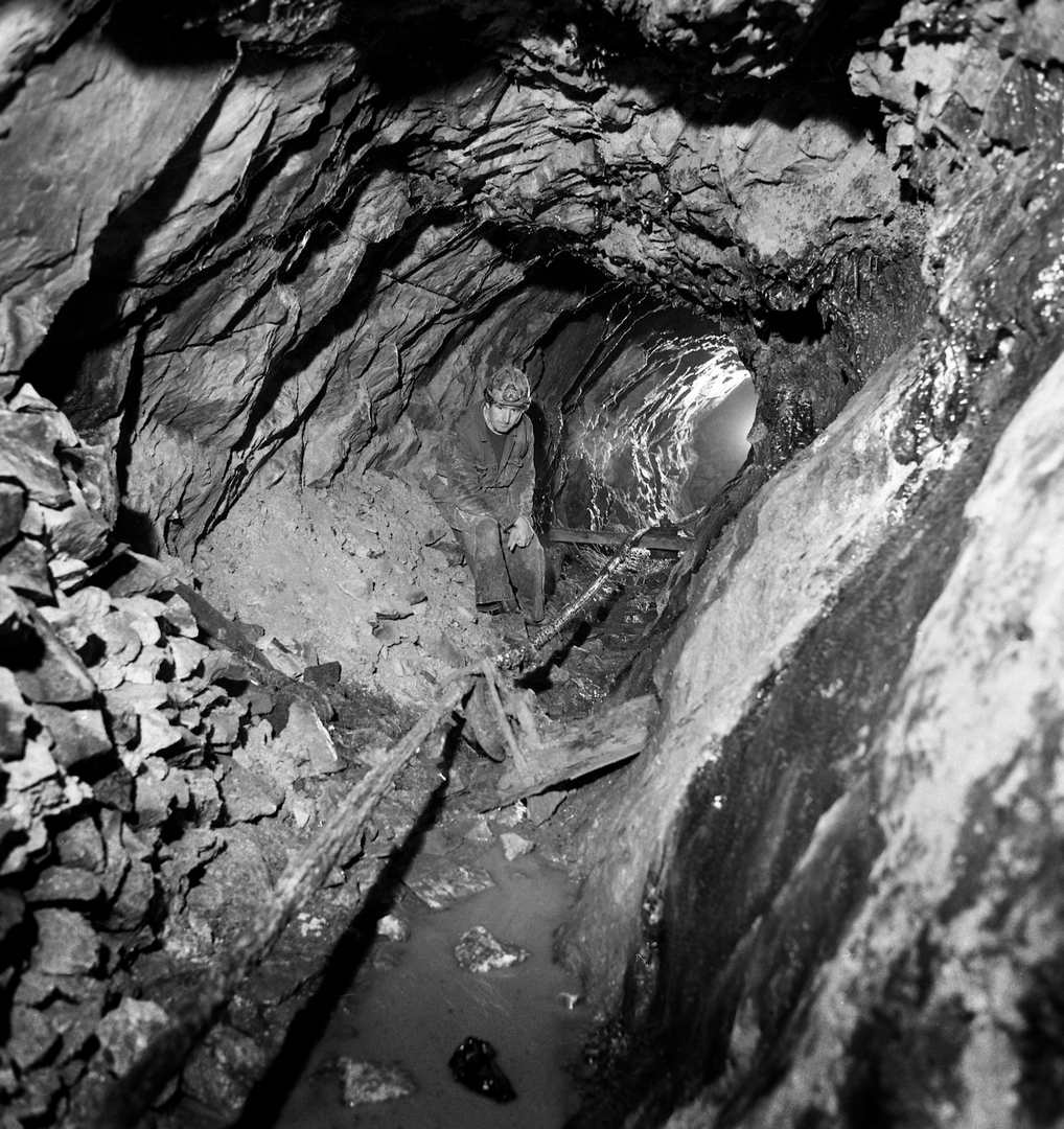 Flat rods and Shaft Catherine and Jane M 1985